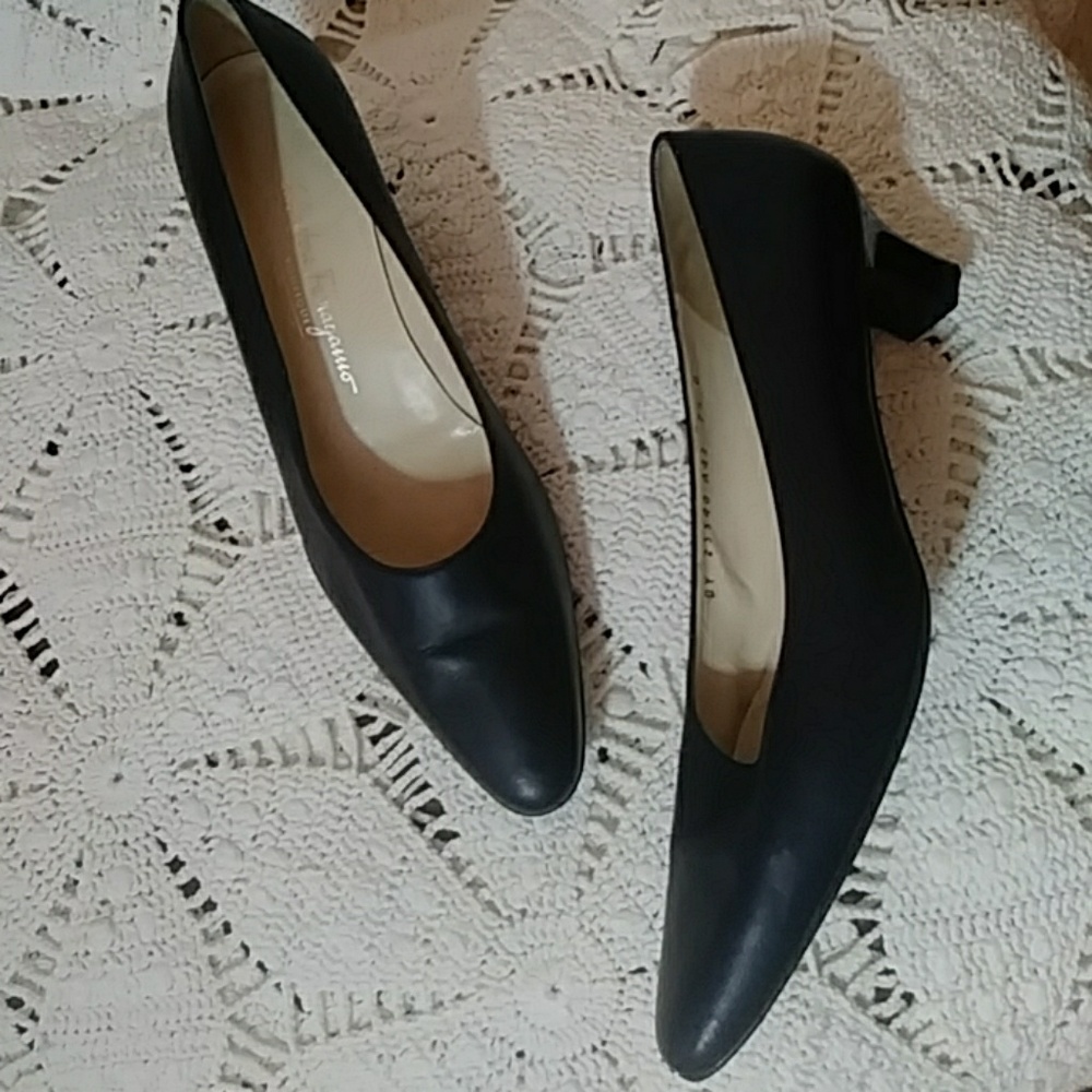 Salvatore Ferragamo classic navy heels-sz 7 1/2B